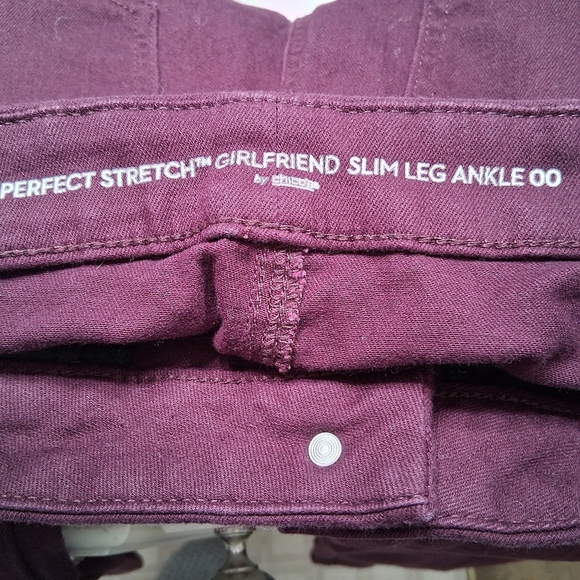 Chicos Girlfriend Slim Leg Ankle In Plum Size 00 - Picture 11 of 11